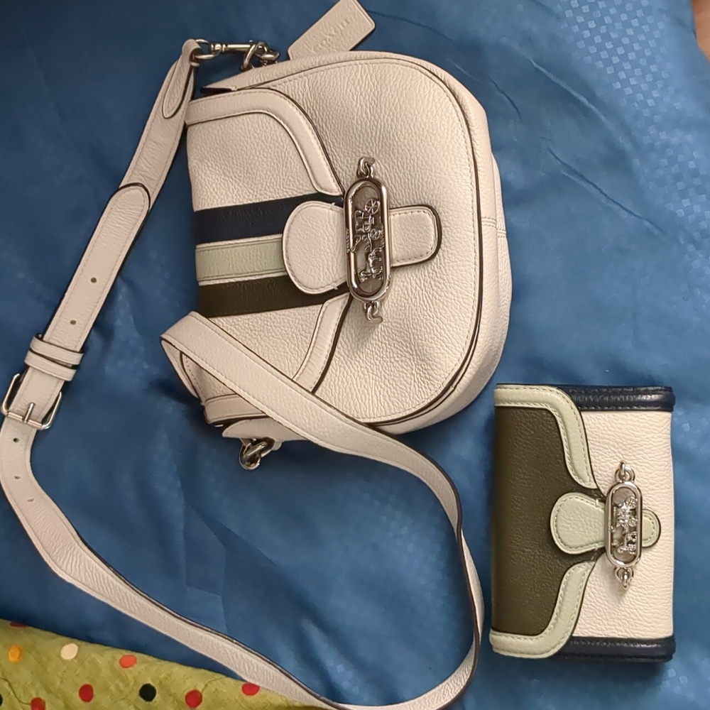 Coach Jade Saddle bag with matching Wallet - Picture 15 of 15